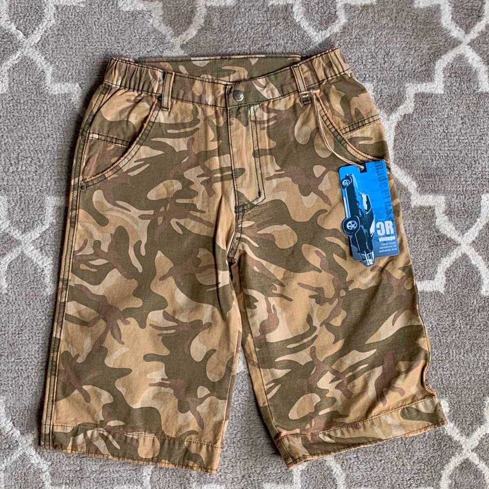 NWT Charlie Rocket camo shorts